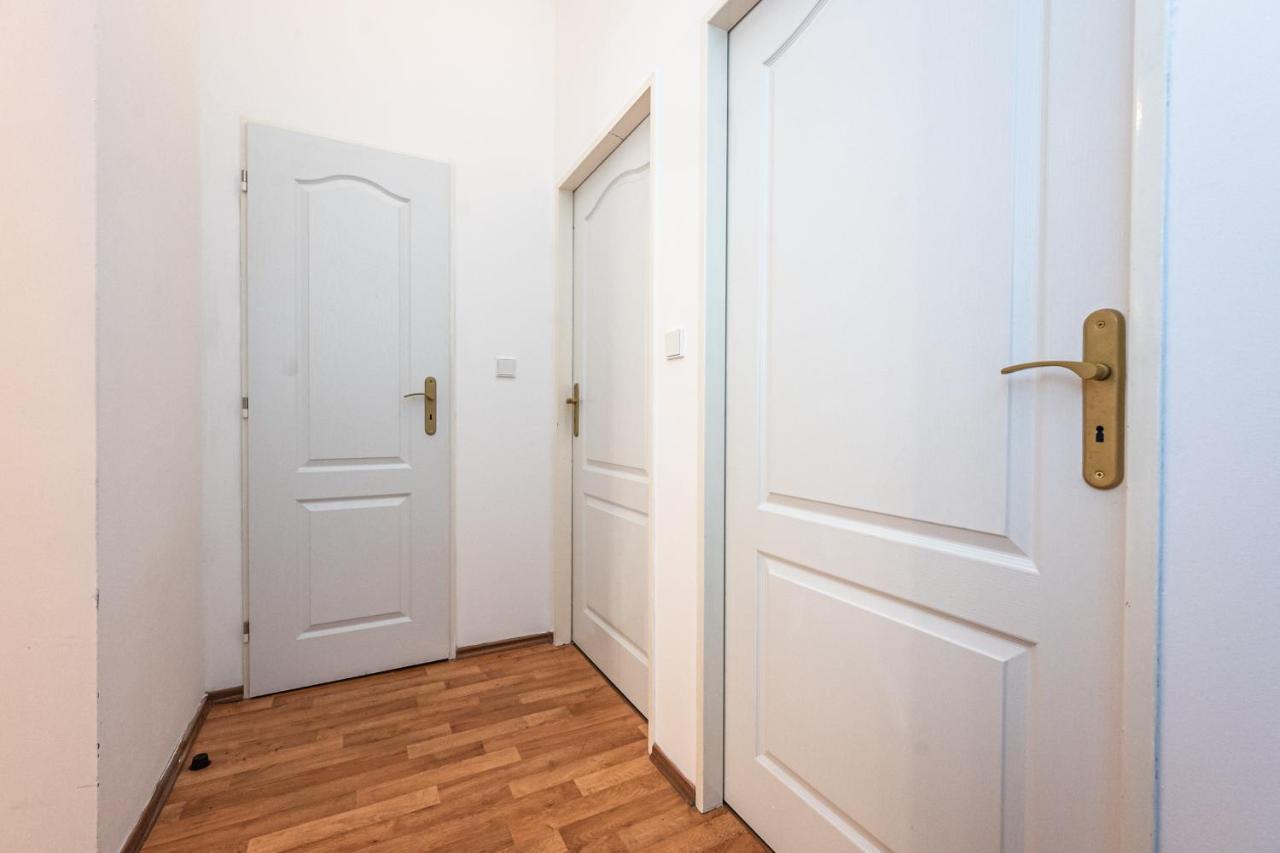 Apartment Lublanska 48 Prague Ngoại thất bức ảnh
